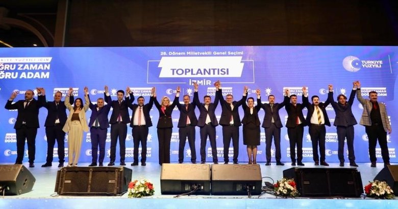AK Parti İzmir adayları sahnede!