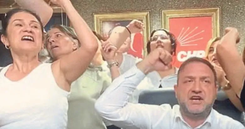 Gümrükçü makamına oturdu