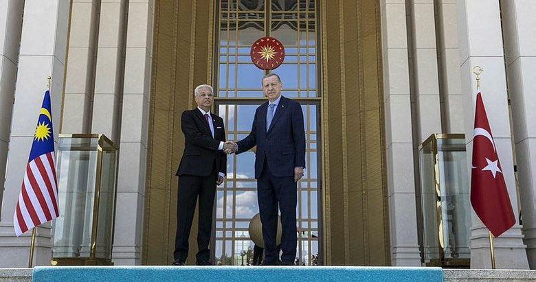 Malezya Başbakanı İsmail Sabri Yakub Ankara’da! Başkan Erdoğan resmi törenle karşıladı
