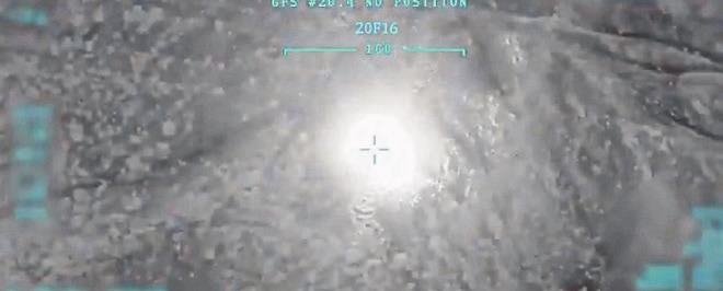 Komandolar Haftanin’in kalbine indi