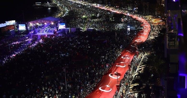 İzmir’de Cumhuriyet’in 100. yılı için 600’ün üzerinde etkinlik! Valilik açıkladı...