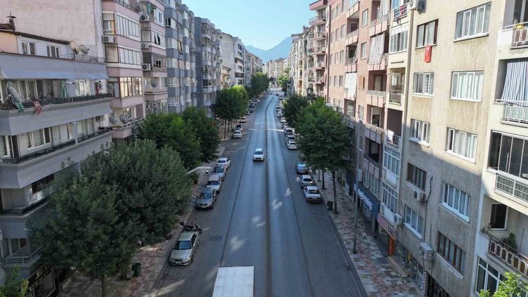 Pamukkale’de ’Otobüs Yolu’ projesi esnaf ile büyükşehir belediyesini karşı karşıya getirdi