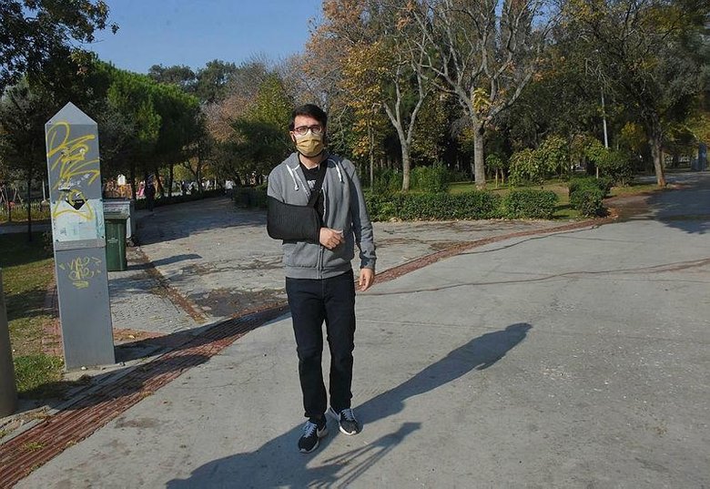 ’Hayat üçgeni’ sayesinde enkaz altından kurtulan genç avukat, yaşadıklarını anlattı