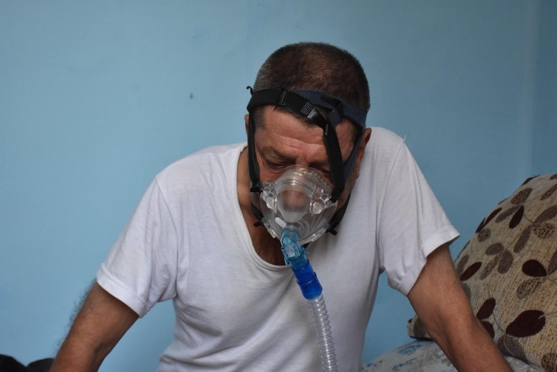 Taşınabilir oksijen makinesi için hayırseverlerden yardım bekliyor