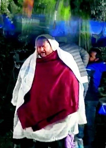 Sette başına saksı düştü!