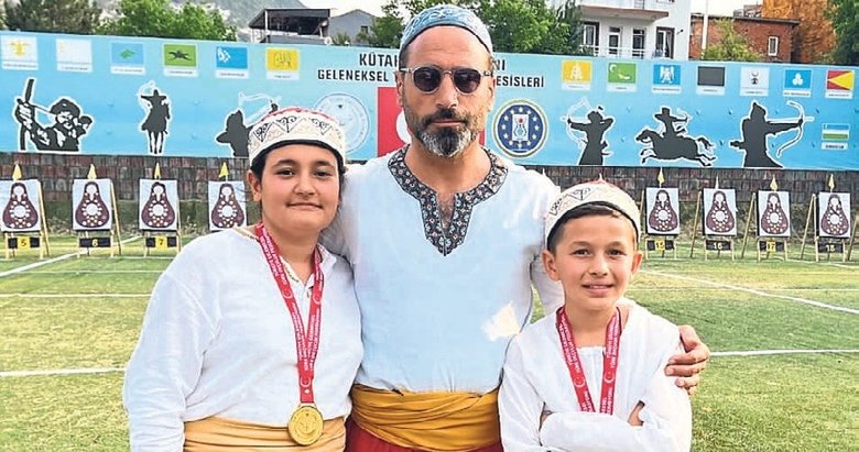 Aydınlı minik okçular finallerde gururlandırdı