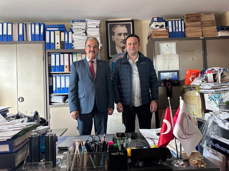 ‘Geleneksel sanat ile modern sanayi arasında sıkıştık’