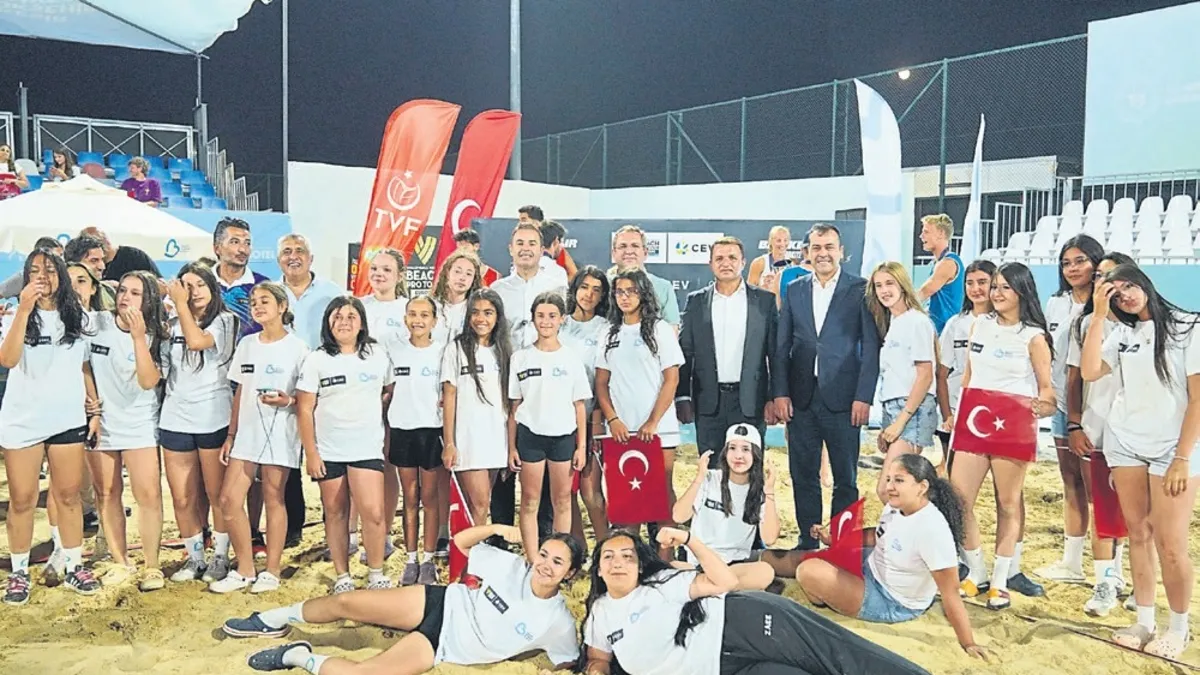 Ayvalık’ta voleybol şöleni