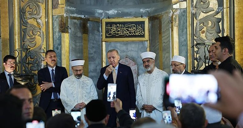 Başkan Erdoğan’dan Ayasofya’da dua: Ayrılığa düşmeyeceğiz, bir olacağız beraber olacağız