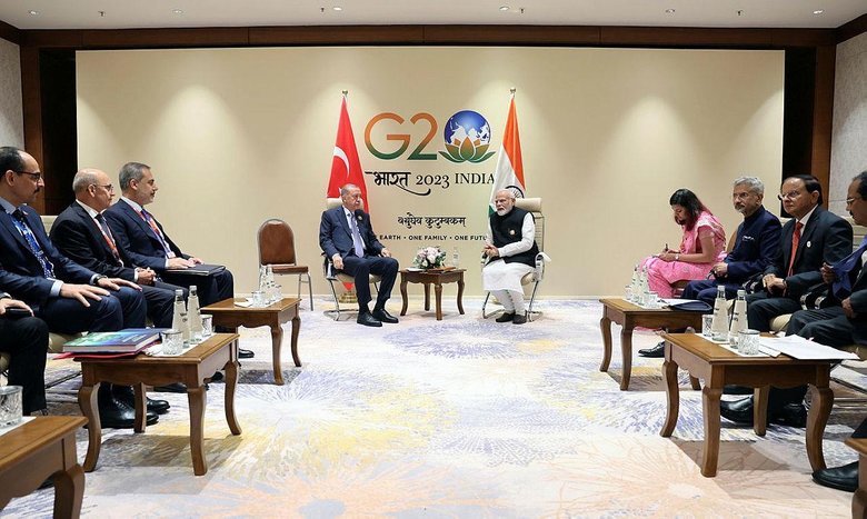 Başkan Erdoğan, Hindistan’daki G20 Liderler Zirvesi dönüşü uçakta gazetecilerin sorularını cevapladı