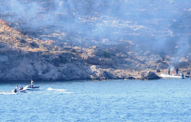 Göltürkbükü’nde yüzerek gidip yangını söndürdüler