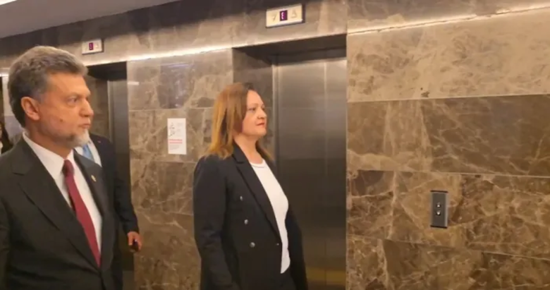 Burcu Köksal AK Parti Genel Merkezi’ne geldi