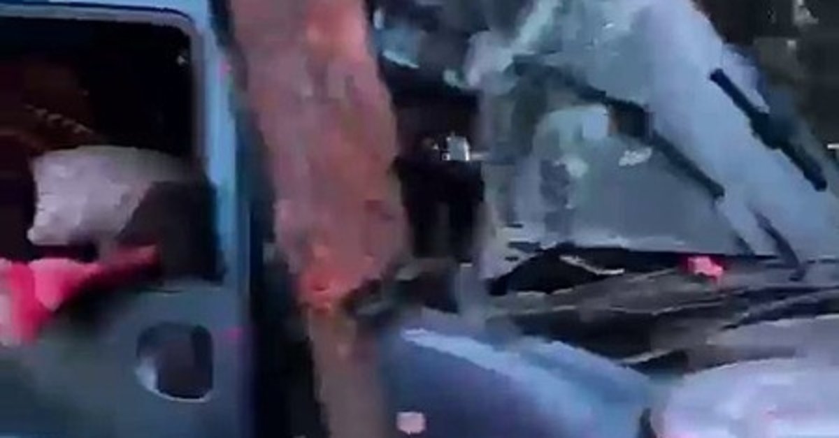 Otomobil ikiye bölündü! Mersin'de feci kaza