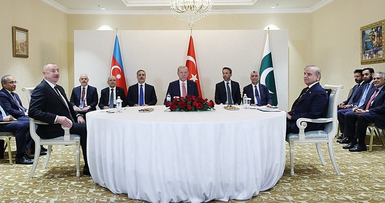 Astana’da üçlü toplantı