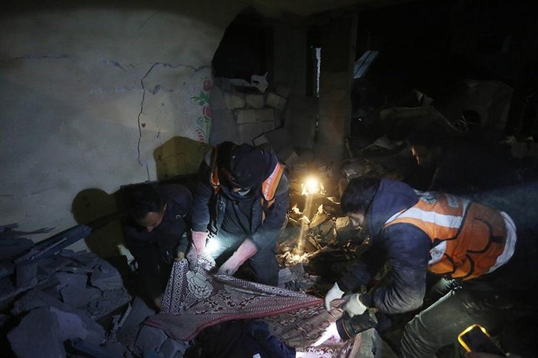 İsrail daha önce güvenli olduğunu iddia ettiği El-Mevasi’den ardında cesetler bırakarak çekildi