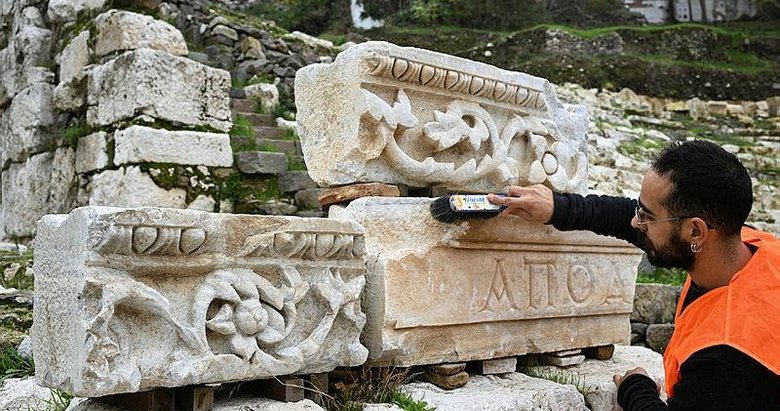 İzmir’in kalbindeki gladyatör arenası toprak altındaki uykusundan uyanıyor