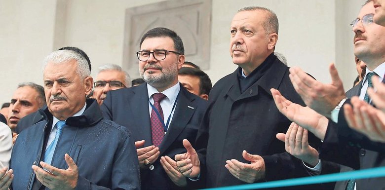 Osmanlı mimarisinin özünü yansıtan cami