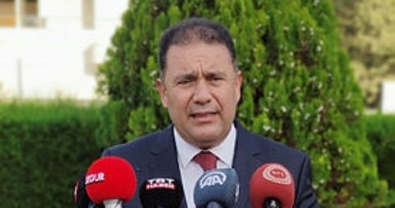 KKTC Basbakanı Saner istifa etti