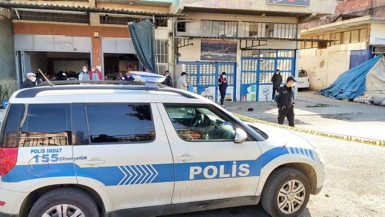 2 çocuk babası, apartmanın merdiven korkuluklarına kendisini astı