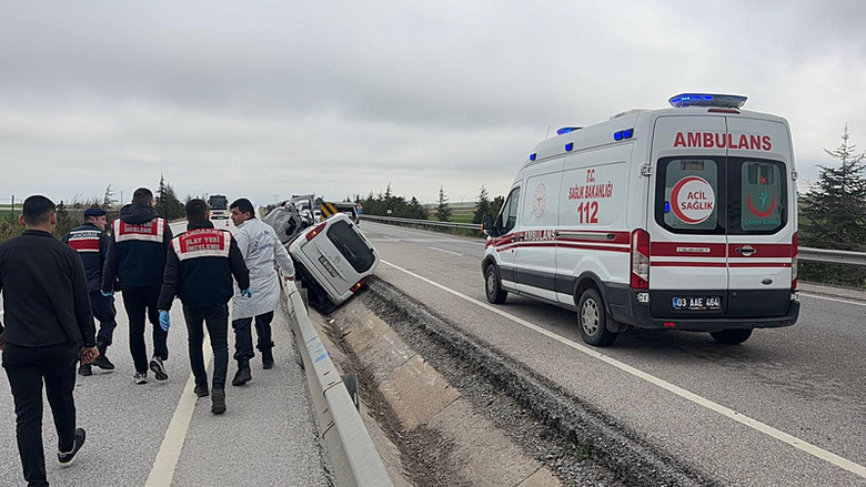 afyonkarahisarda-korkunc-kaza-olu-ve-yaralilar-var-1776519881698.png