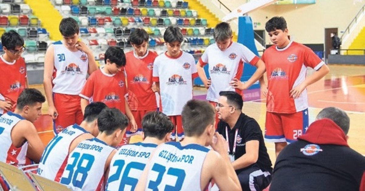 Balıkesir’de U-14 basketbol heyecanı