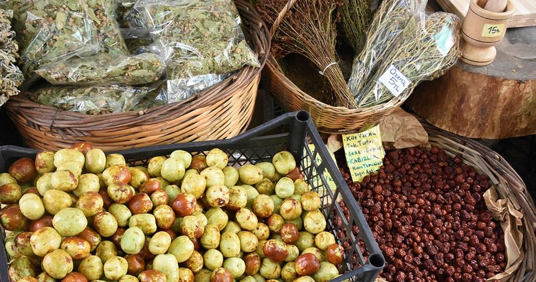 Faydalı saymakla bitmiyor! Şifa deposu hünnaba pazardaki yerini aldı