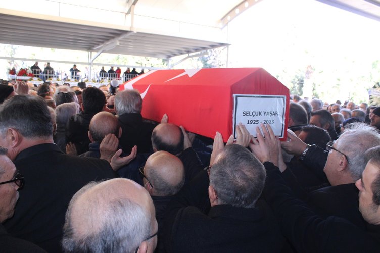 İş adamı Selçuk Yaşar İzmir’de son yolculuğuna uğurlandı