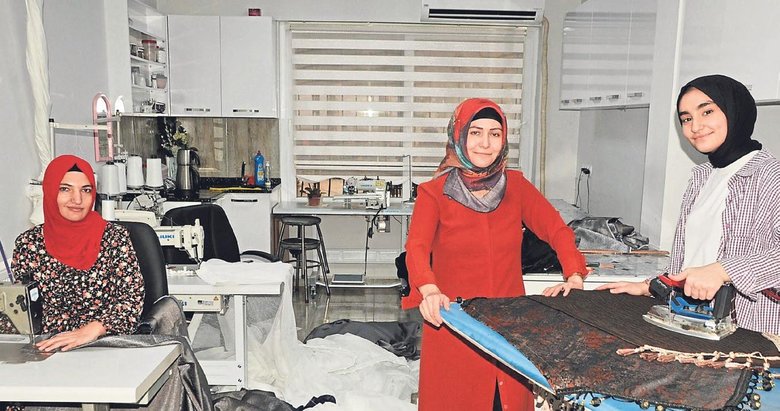 Kurduğu dikiş atölyesinde işlere yetişemiyor
