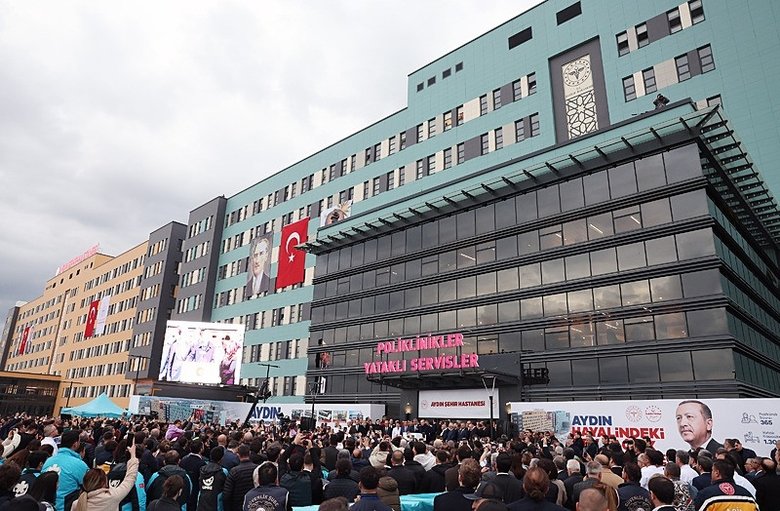 aydin-sehir-hastanesi-acildi-kurdeleyi-baskan-erdogan-kesti-her-acidan-gurur-verici-bir-sifa-merkezini-sehrimi-1769272893210.jpeg