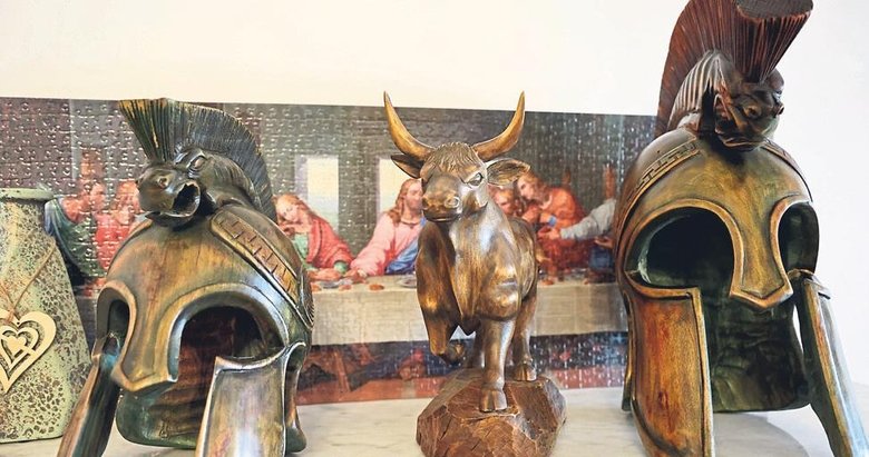 Ihlamur kokulu Hellen miğferleri