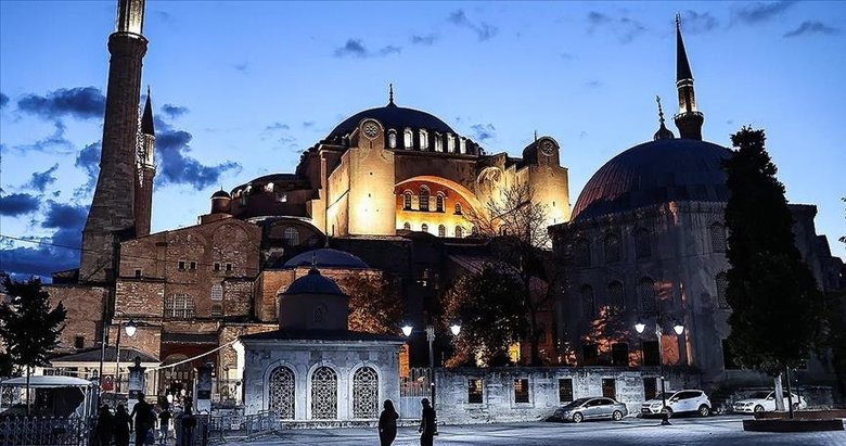 Ayasofya’ya yabancı turist girişi 25 euro