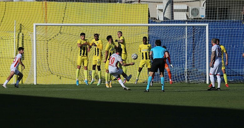 TFF 1. Lig’de Menemenspor Beypiliç Boluspor’a farklı yenildi