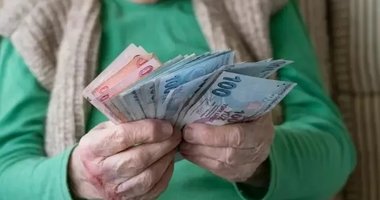 Emekliler ikramiyelerini almaya başladı