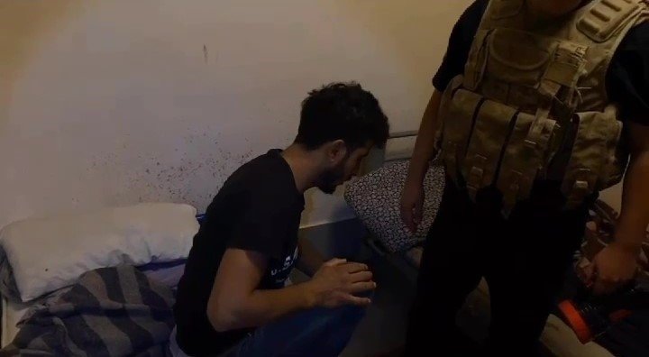 139 yılla aranan 3 kaçak Denizli’de şafak operasyonuyla yakalandı