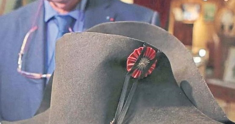 Bonapart’ın şapkası 1.9 milyon euroya satıldı