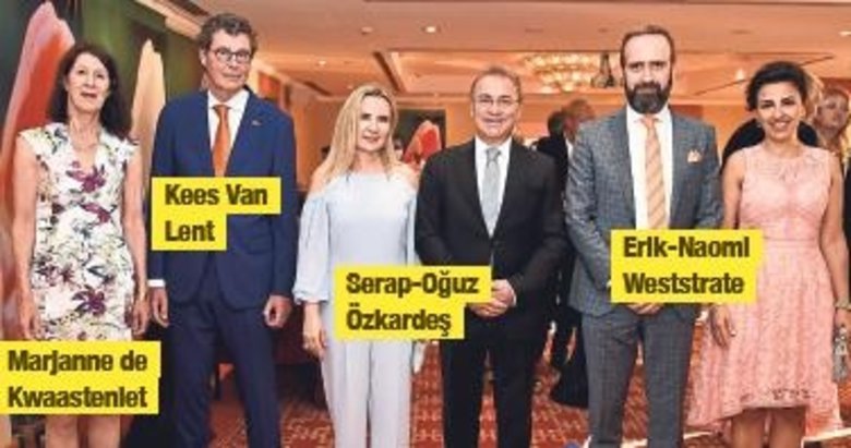 İzmirliler Hollanda Kral Günü’nde buluştu