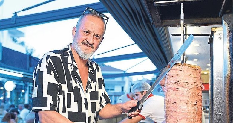 Ünlü oyuncu Çeşme’de restoran işletiyor