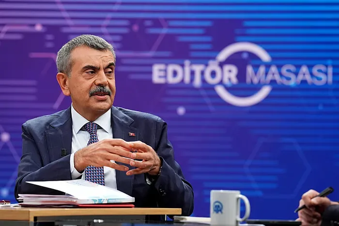 zorunlu-egitim-kisalacak-mi-bakan-tekin-acikladi-subat-ayinda-okul-tedbirlerine-farkli-cozum-geliyor-1791450047411.png