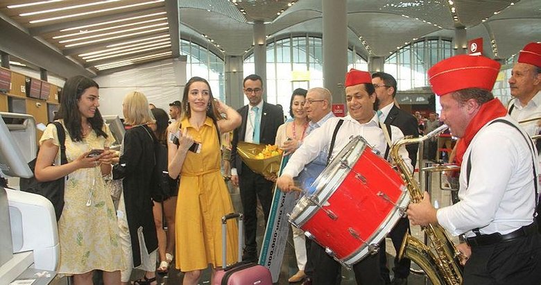 İstanbul Havalimanı’nda büyük sürpriz! Şaşkınlığını gizleyemedi