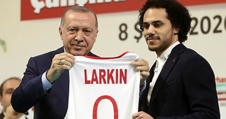 Başkan Erdoğan, Shane Larkin’e milli formasını verdi