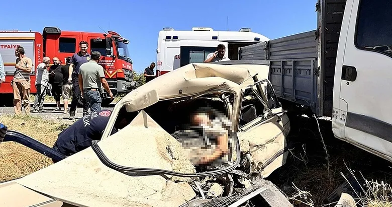 Manisa’da feci kaza! Otomobille kamyonet çarpıştı: 1 ölü, 1 yaralı