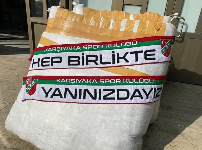 Pınar Karşıyaka Başantrenörü Ufuk Sarıca’dan anlamlı hareket