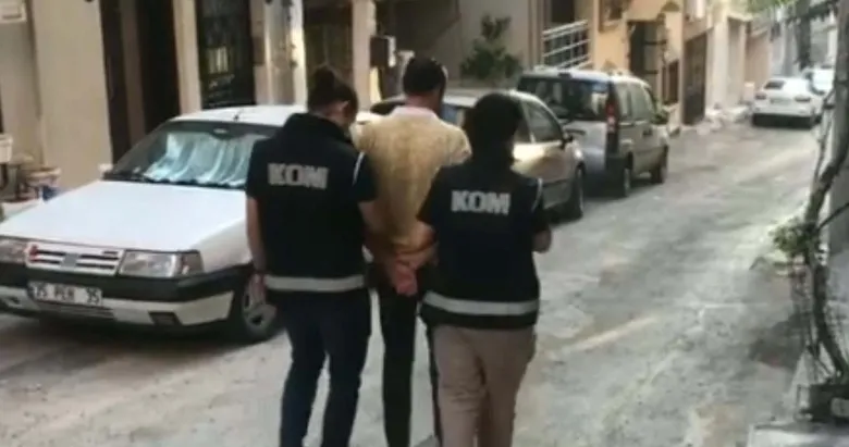 Bakan Gürlek duyurdu! Kurgu trafik kazalarıyla 17 sigorta şirketini dolandıran suç yapılanmasına operasyon: 77 gözaltı