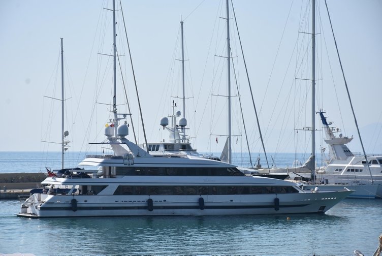 Dünyaca ünlü gitarist Eric Clapton Aydın Kuşadası’na geldi! Köpeğinin ölüm haberini alınca...