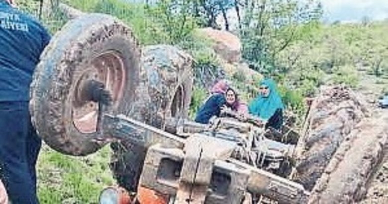 Şarampole devrilen traktör sürücüsü yaşamını yitirdi