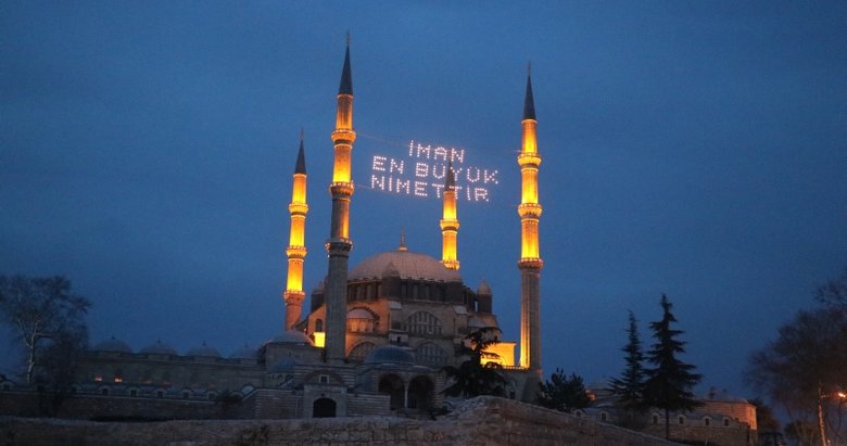 İzmir iftar saati tarih! İzmir’de akşam ezanı saat kaçta okunacak? 2 Nisan Cumartesi İzmir iftar saati..