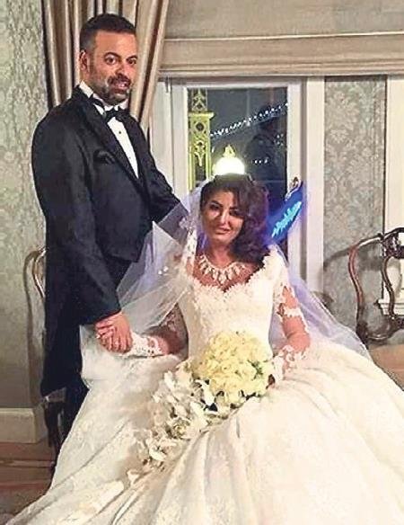 Sosyetik güzel ve eşinin romantik tatili