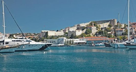 Çeşme’de denize sıfır 5 yıldızlı tatil deneyimi