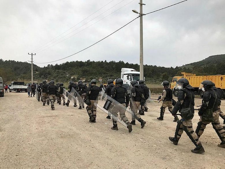 Muğla’da kaçak yapıların yıkımı sırasında gerginlik yaşandı