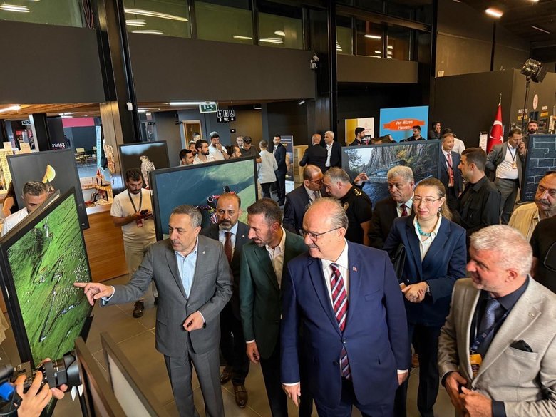 Van Kültür Yolu Festıvali sanatla kapılarını açtı: 300 etkinlik, 9 günlük şölen!